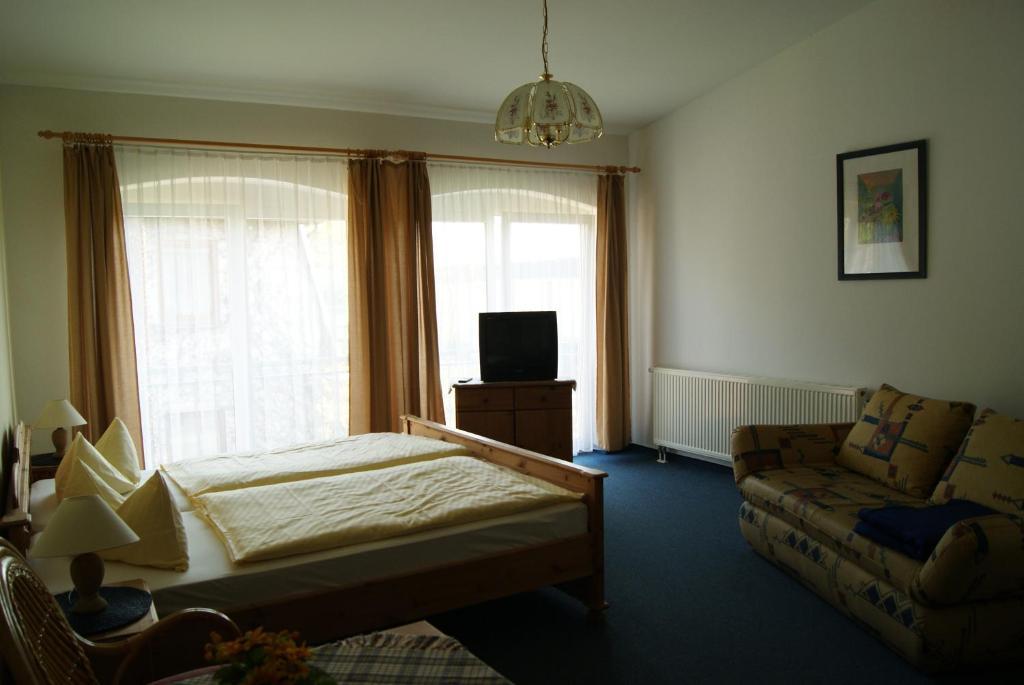 Pension Waldeck Goehren  Rum bild